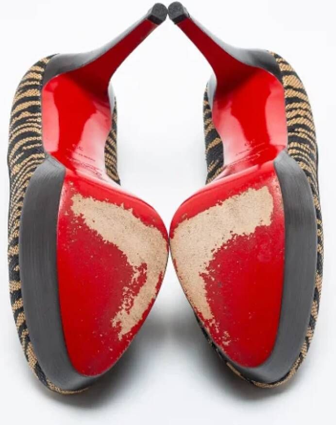 Christian Louboutin Pre-owned Raffia heels Black Dames