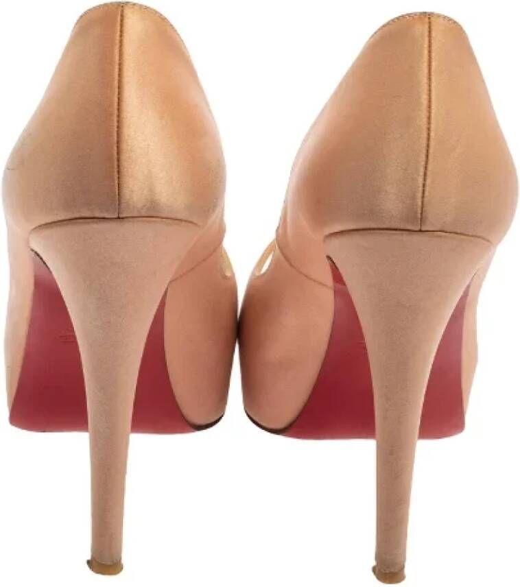 Christian Louboutin Pre-owned Satin heels Pink Dames