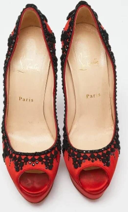 Christian Louboutin Pre-owned Satin heels Red Dames