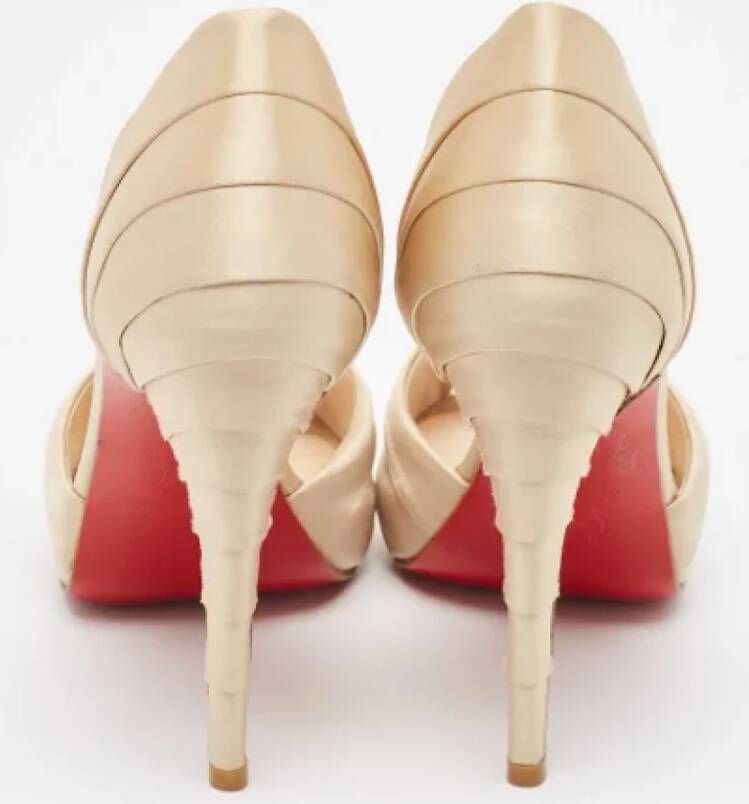 Christian Louboutin Pre-owned Satin heels Yellow Dames