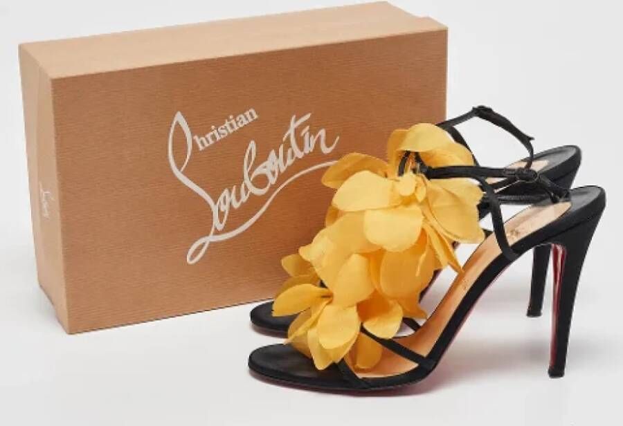 Christian Louboutin Pre-owned Satin sandals Black Dames