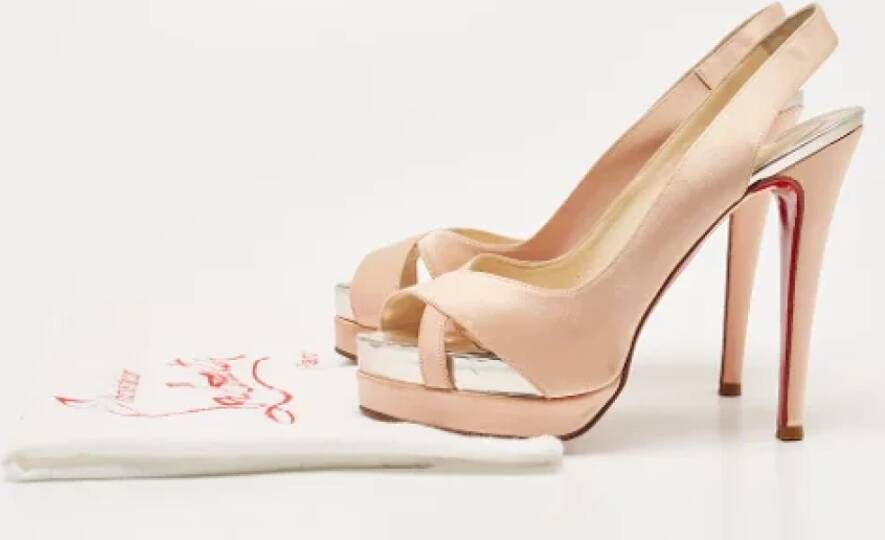 Christian Louboutin Pre-owned Satin sandals Pink Dames