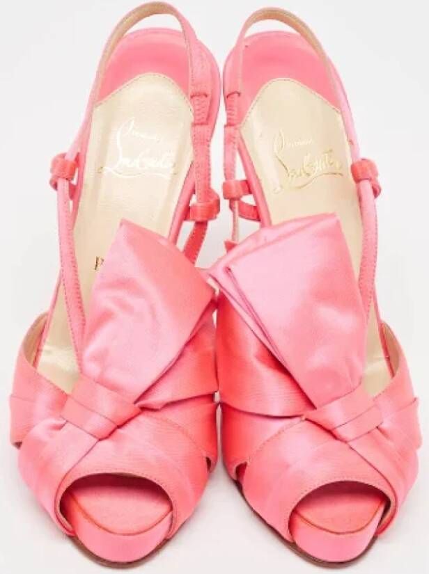 Christian Louboutin Pre-owned Satin sandals Pink Dames