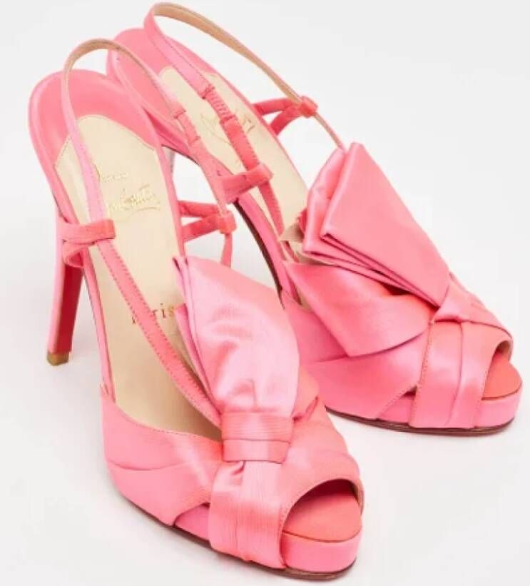 Christian Louboutin Pre-owned Satin sandals Pink Dames