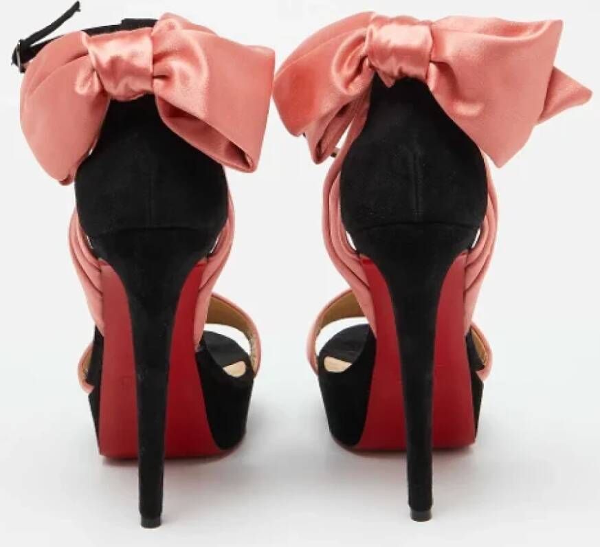 Christian Louboutin Pre-owned Satin sandals Pink Dames