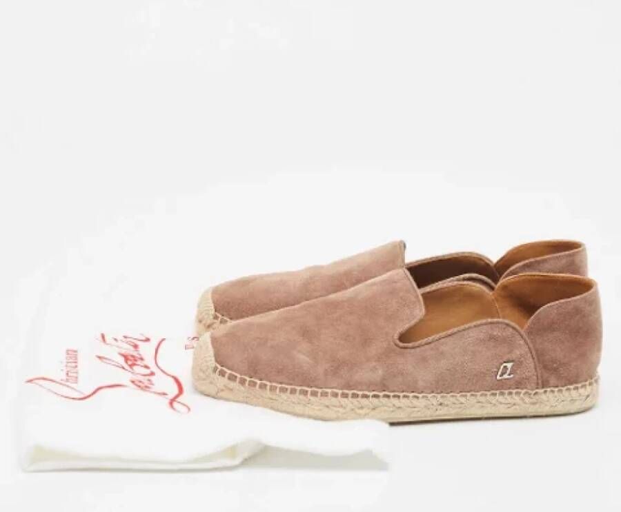 Christian Louboutin Pre-owned Suede flats Beige Dames