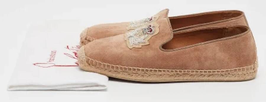 Christian Louboutin Pre-owned Suede flats Beige Dames