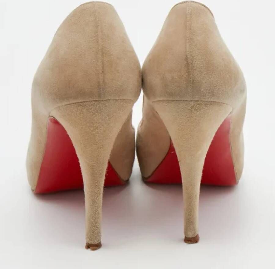 Christian Louboutin Pre-owned Suede heels Beige Dames