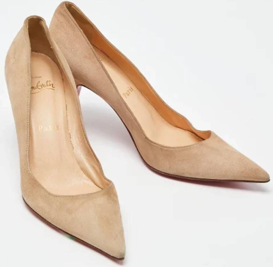 Christian Louboutin Pre-owned Suede heels Beige Dames