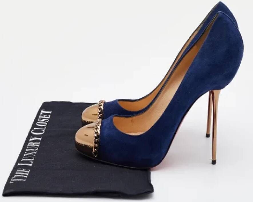 Christian Louboutin Pre-owned Suede heels Blue Dames