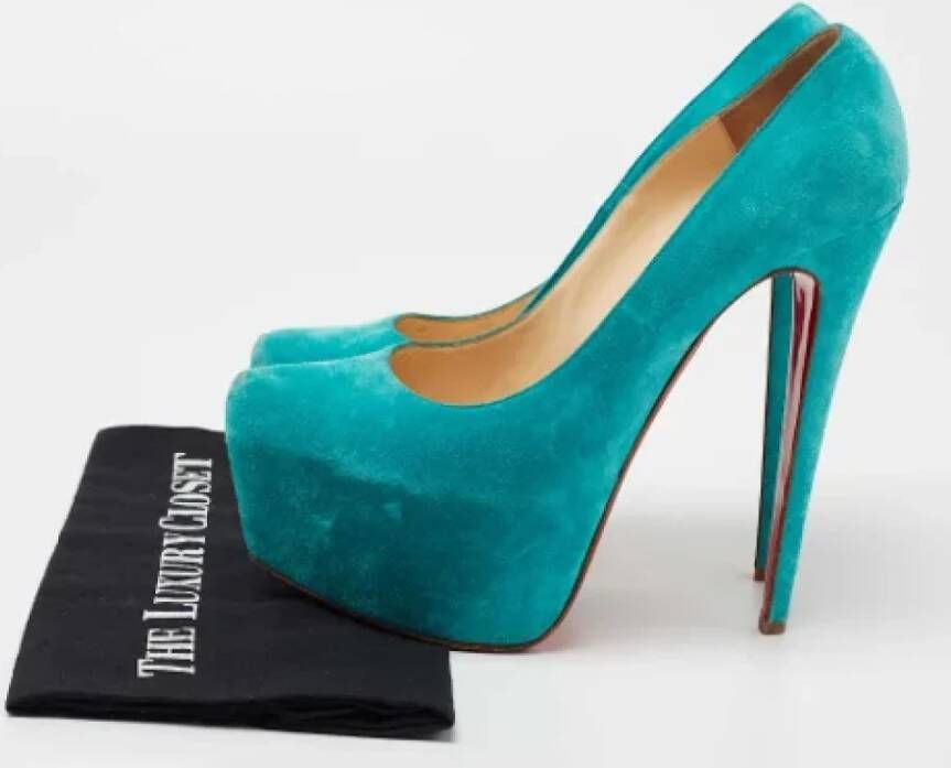 Christian Louboutin Pre-owned Suede heels Blue Dames