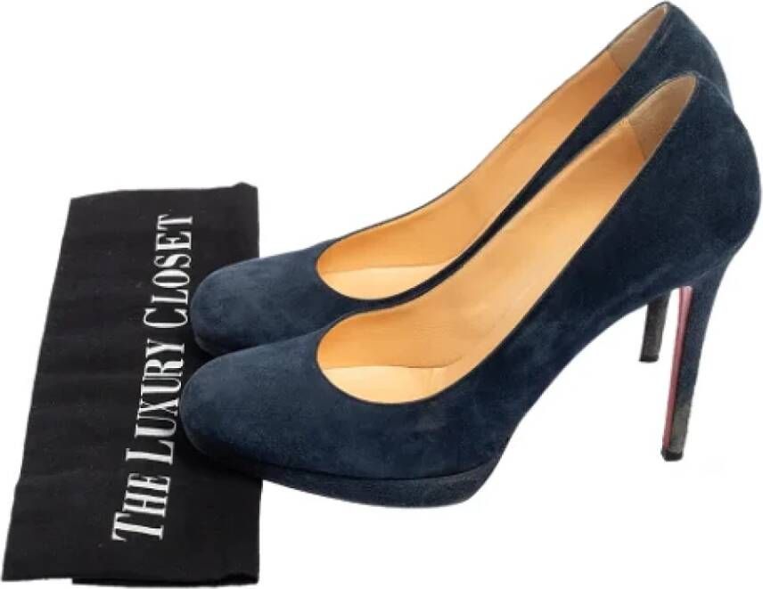 Christian Louboutin Pre-owned Suede heels Blue Dames