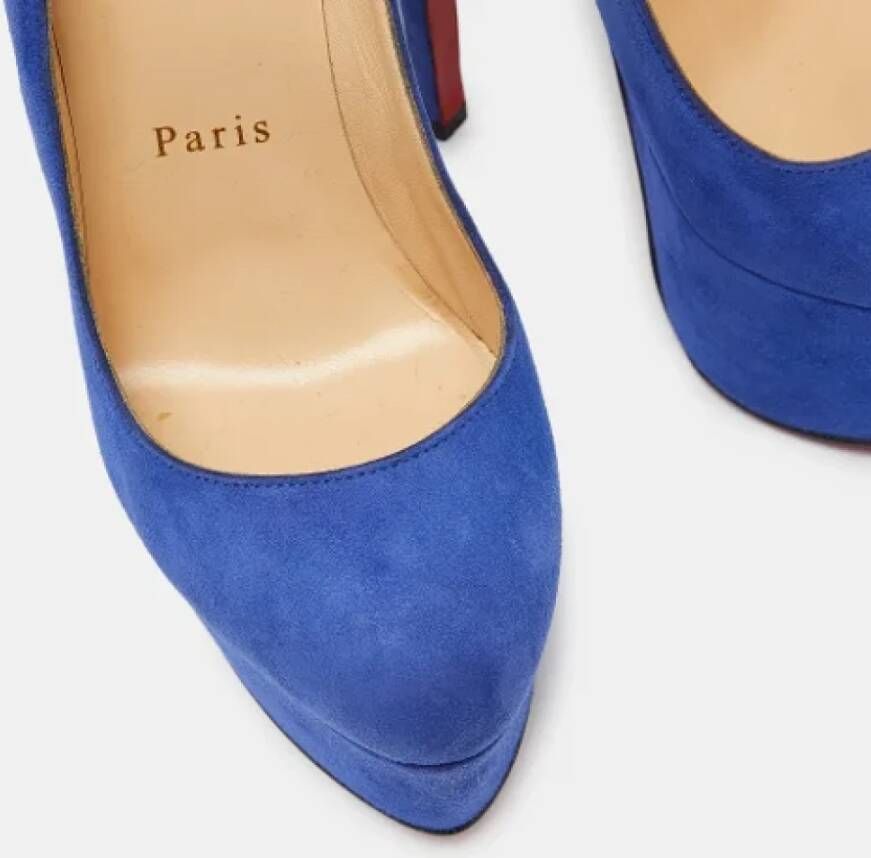 Christian Louboutin Pre-owned Suede heels Blue Dames