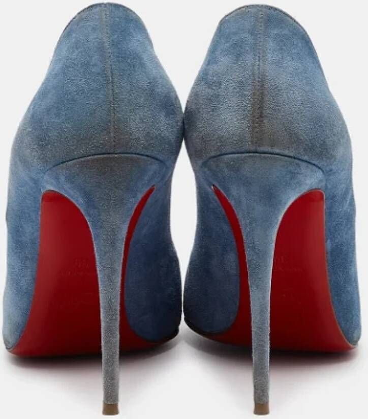 Christian Louboutin Pre-owned Suede heels Blue Dames