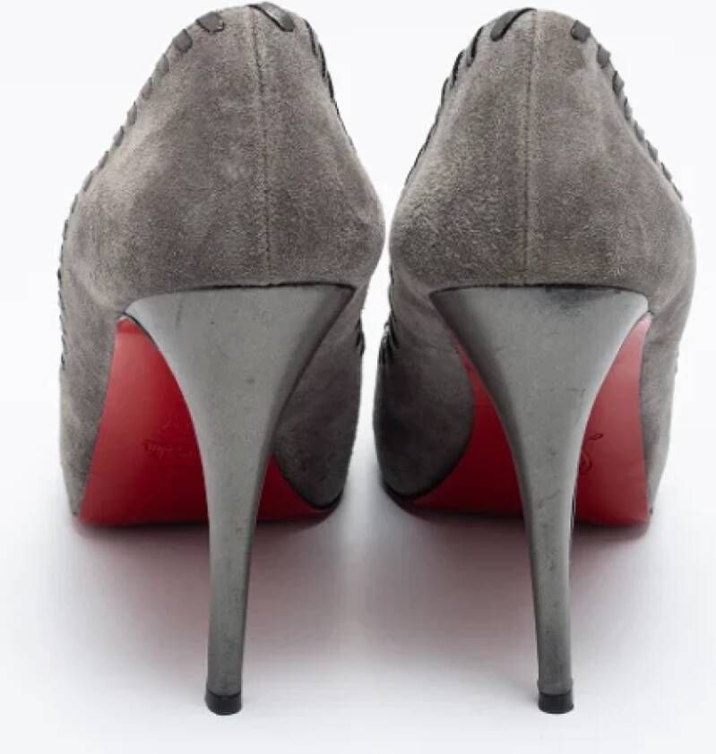 Christian Louboutin Pre-owned Suede heels Gray Dames