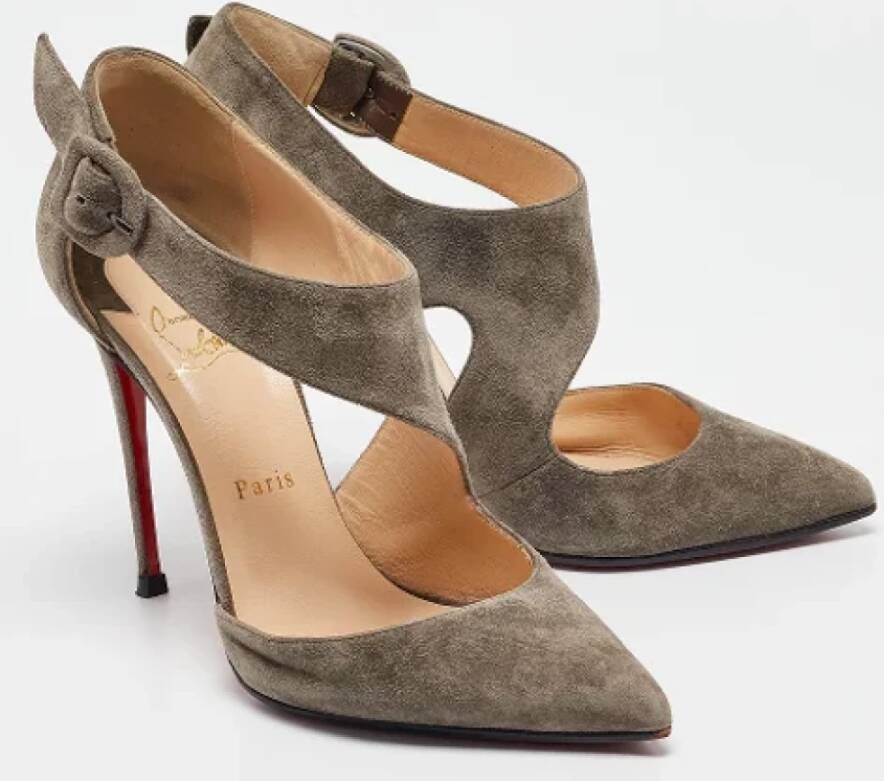 Christian Louboutin Pre-owned Suede heels Gray Dames