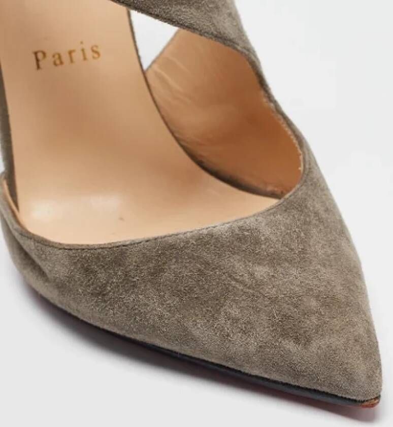 Christian Louboutin Pre-owned Suede heels Gray Dames