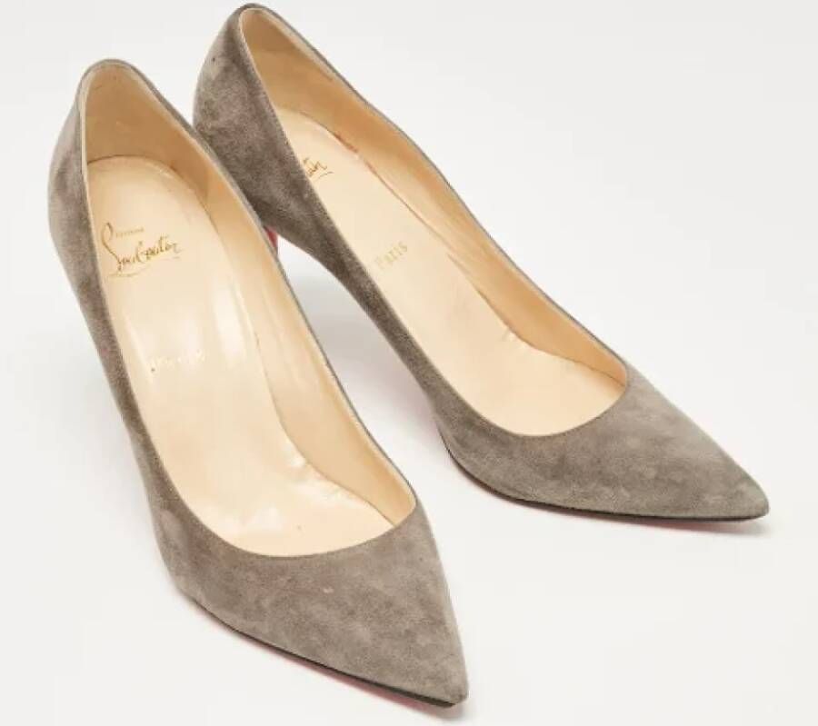 Christian Louboutin Pre-owned Suede heels Gray Dames