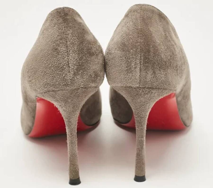 Christian Louboutin Pre-owned Suede heels Gray Dames