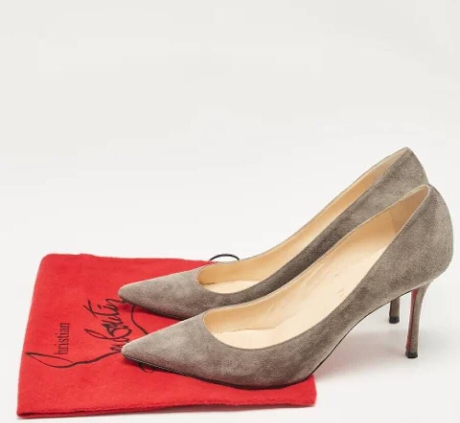 Christian Louboutin Pre-owned Suede heels Gray Dames