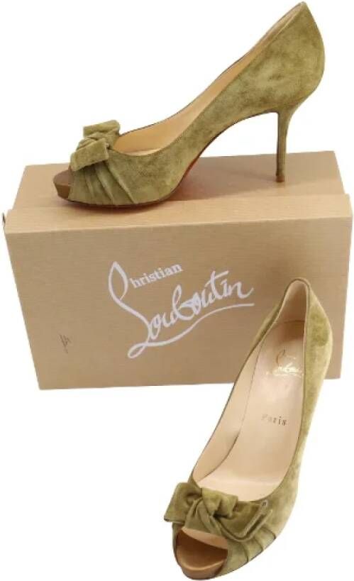 Christian Louboutin Pre-owned Suede heels Green Dames