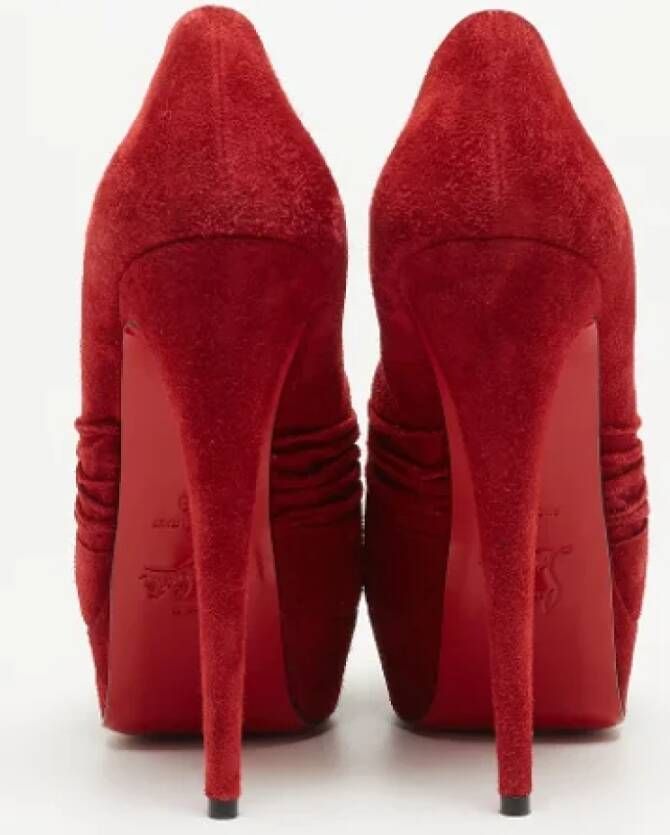 Christian Louboutin Pre-owned Suede heels Red Dames