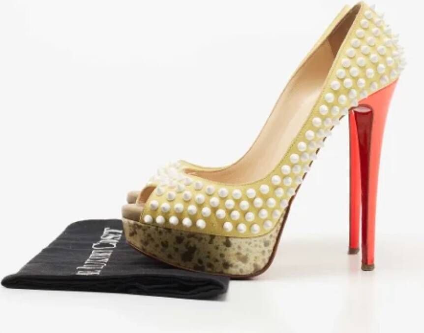 Christian Louboutin Pre-owned Suede heels Yellow Dames