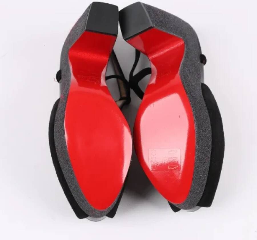 Christian Louboutin Pre-owned Suede sandals Black Dames