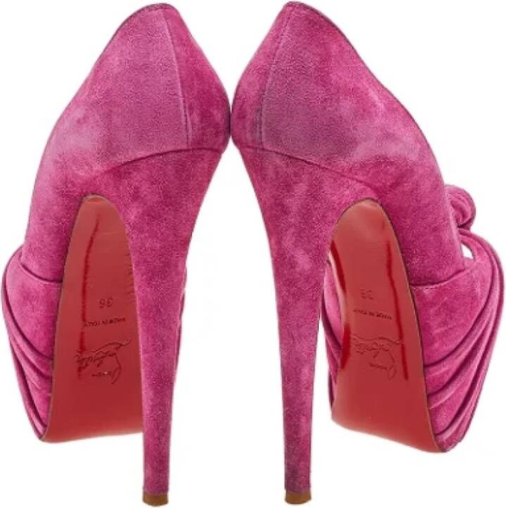 Christian Louboutin Pre-owned Suede sandals Pink Dames