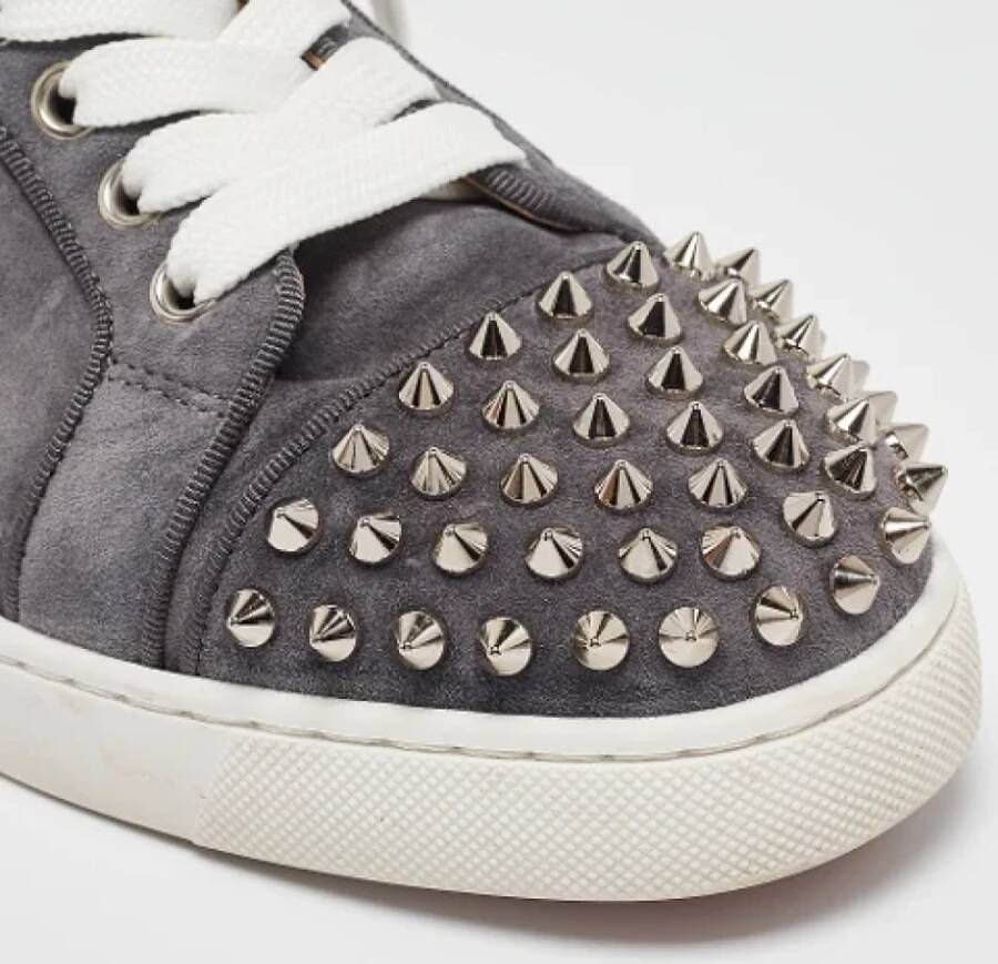 Christian Louboutin Pre-owned Suede sneakers Gray Dames