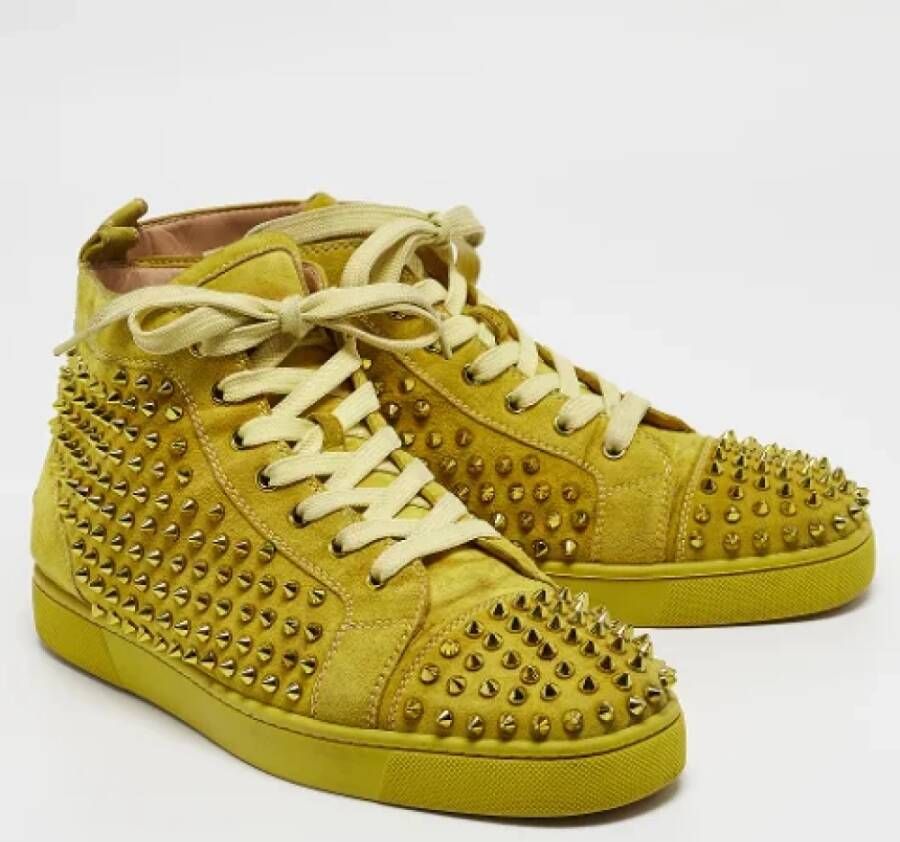 Christian Louboutin Pre-owned Suede sneakers Yellow Heren