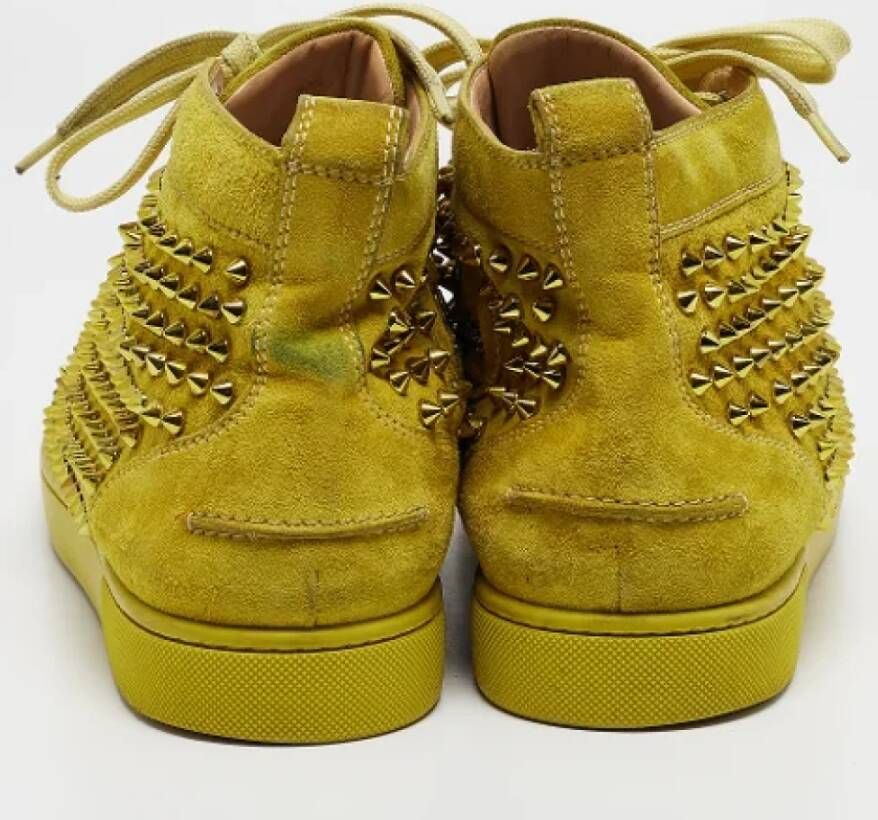 Christian Louboutin Pre-owned Suede sneakers Yellow Heren