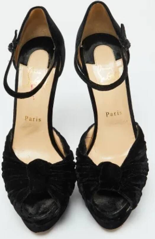 Christian Louboutin Pre-owned Velvet sandals Black Dames