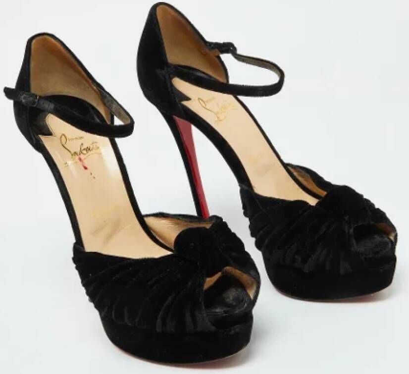 Christian Louboutin Pre-owned Velvet sandals Black Dames