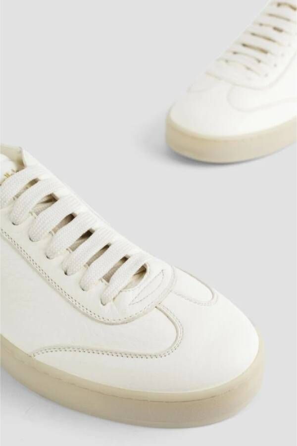 Church's Witte Leren Sneakers Beige Rubberen Zool White Heren