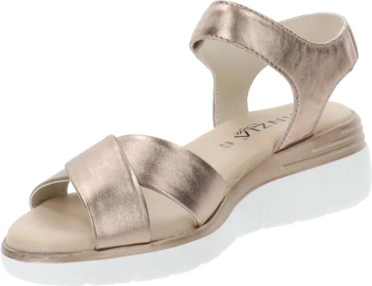 Cinzia Soft Leren Sandalen met Klittenbandsluiting Beige Dames