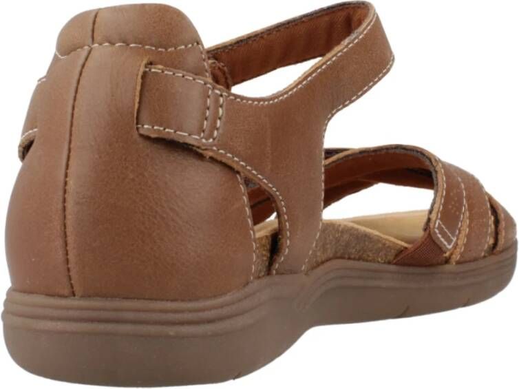 Clarks Stijlvolle platte sandalen voor vrouwen Brown Dames