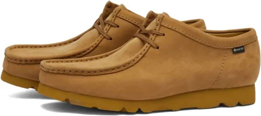 Clarks Gore-Tex Wallabee Oakmoss Nubuck Schoenen Beige Heren