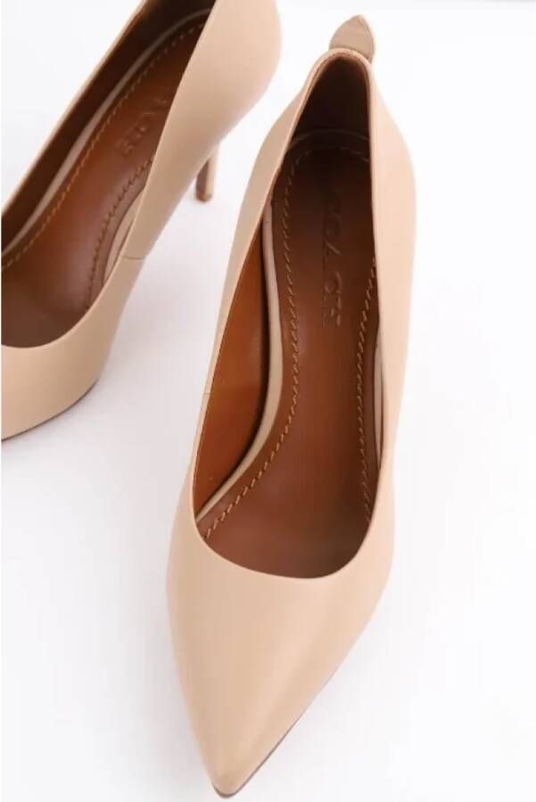 Coach Pre-owned Leather heels Beige Dames