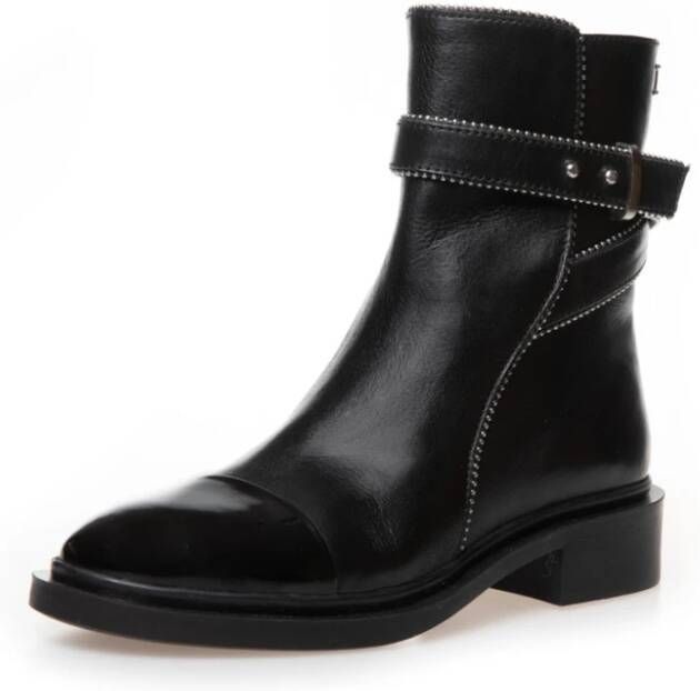 Copenhagen Shoes Leren laars met huidlak detail Black Dames