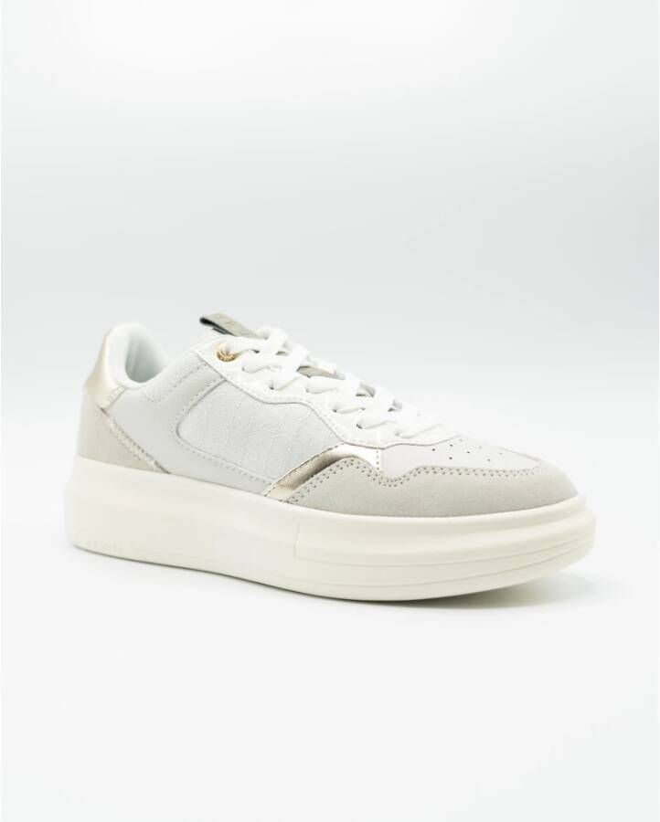 Cruyff Verhoog je sneaker game met Pace Court Multicolor Dames