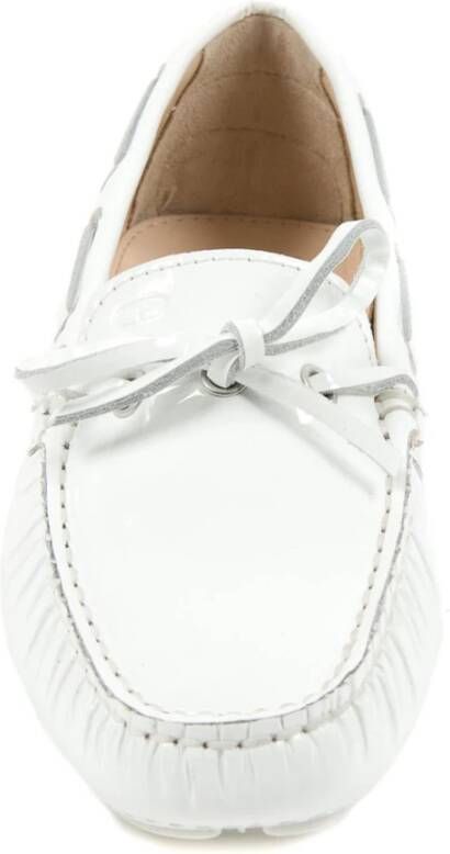 Dee Ocleppo Witte Patentleren Loafer met Strik White Dames