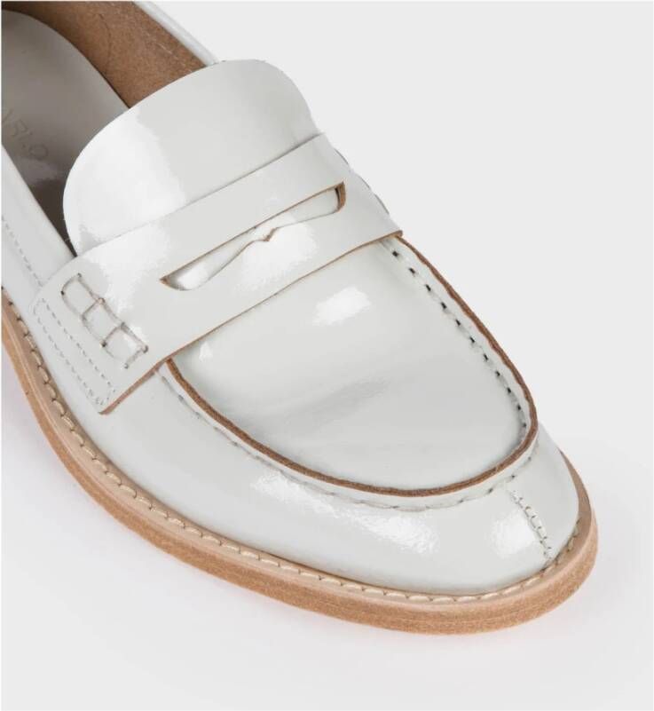 DEL Carlo Loafers van lakleer White Dames