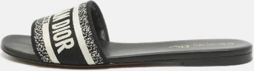 Dior Vintage Pre-owned Canvas flats Black Dames