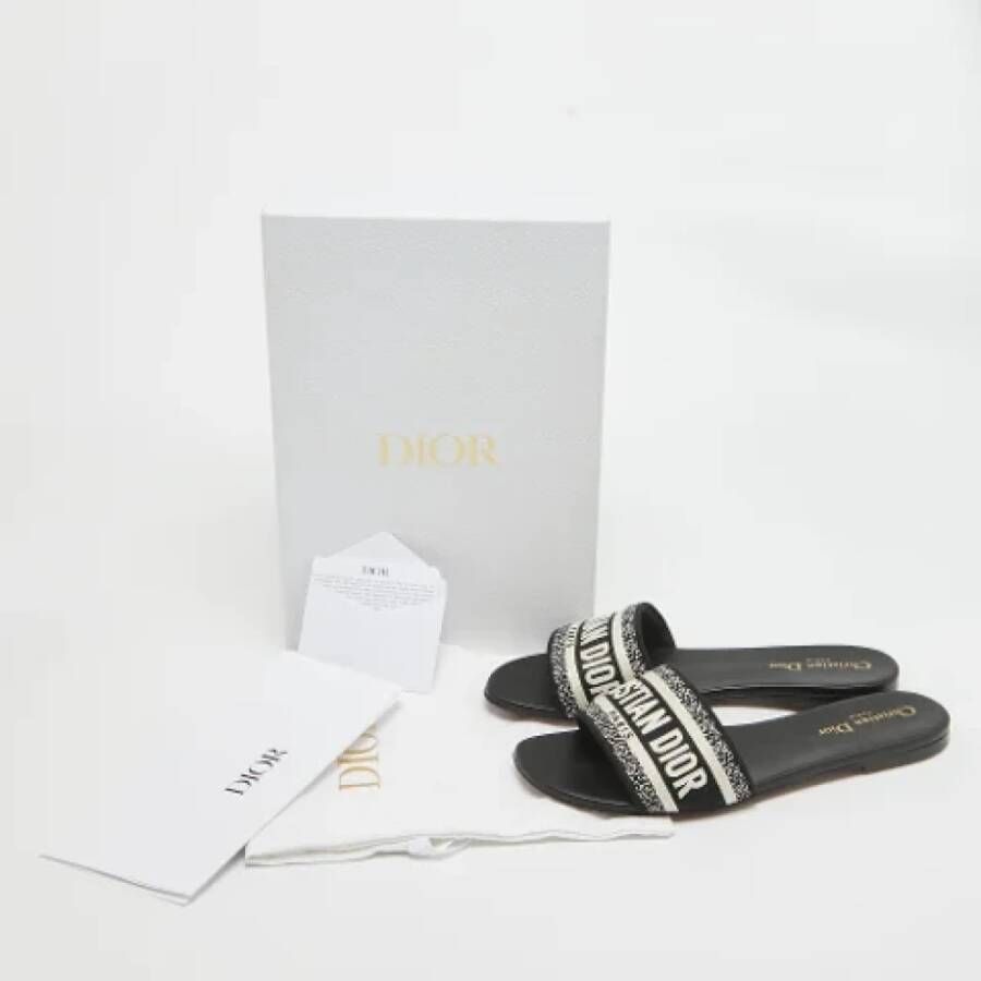 Dior Vintage Pre-owned Canvas flats Black Dames