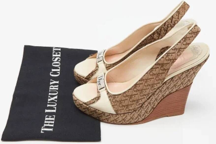 Dior Vintage Pre-owned Canvas sandals Brown Dames