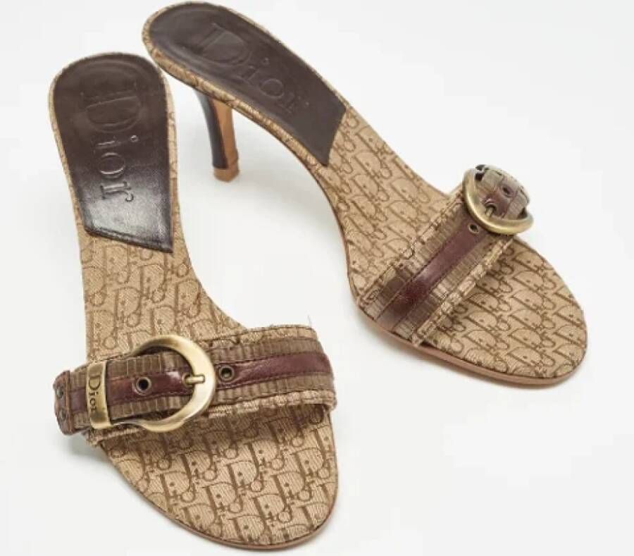 Dior Vintage Pre-owned Canvas sandals Brown Dames