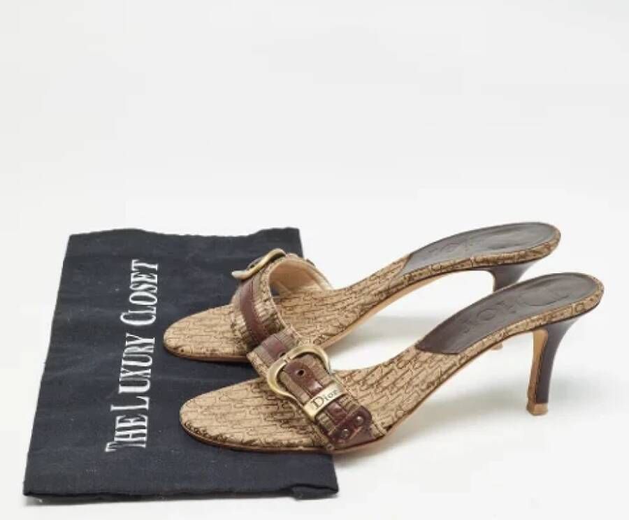 Dior Vintage Pre-owned Canvas sandals Brown Dames