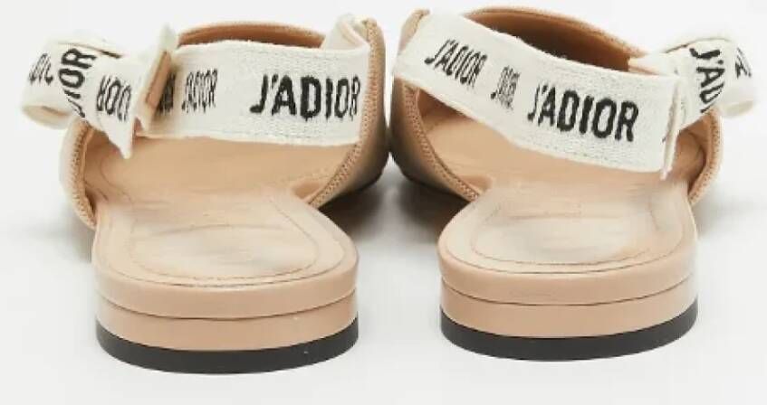 Dior Vintage Pre-owned Fabric flats Beige Dames