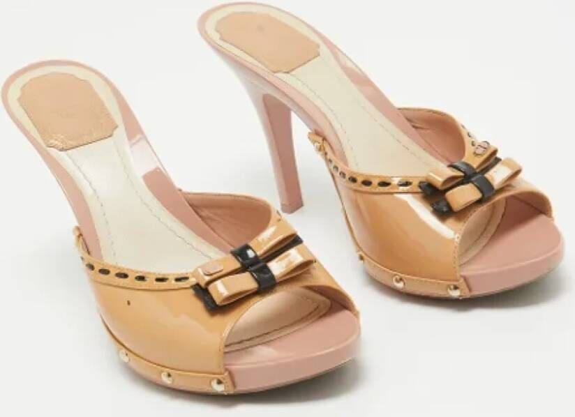 Dior Vintage Pre-owned Leather sandals Beige Dames